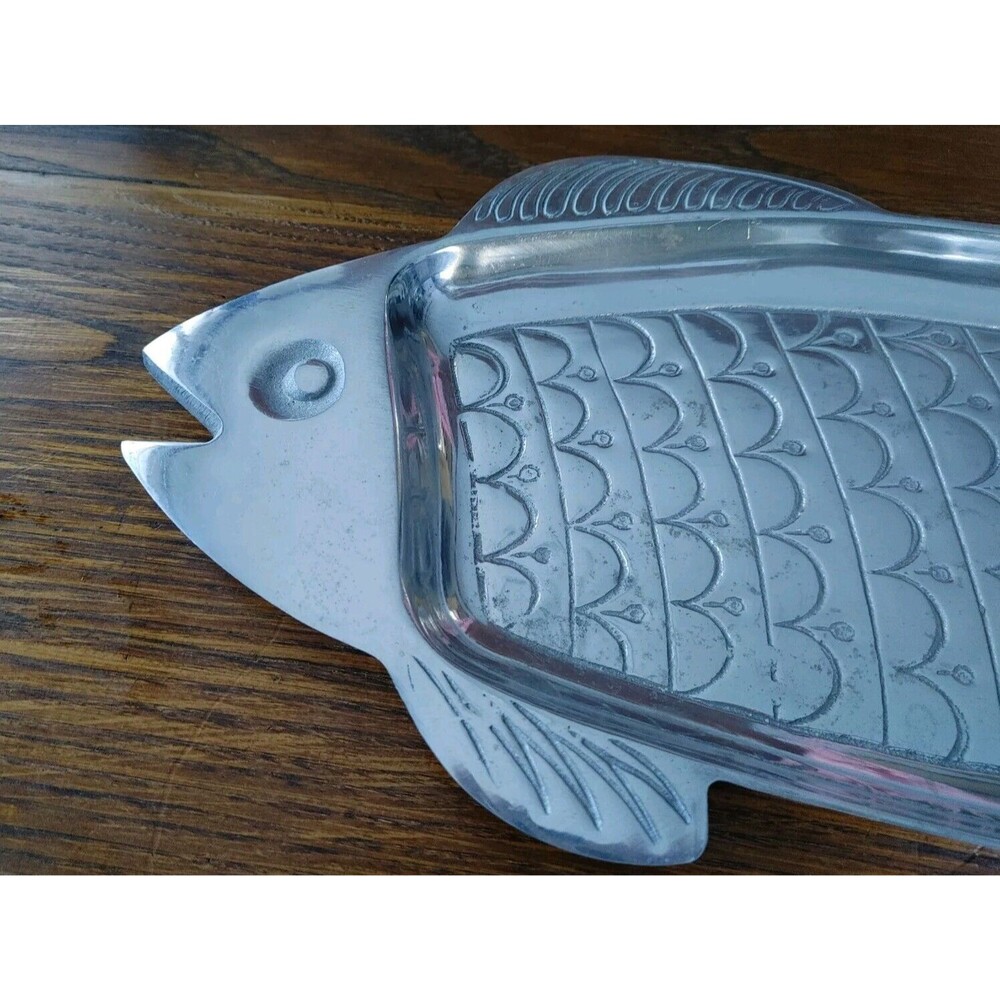 VTG Large Fish Platter 23" Art Deco Heavy Aluminum Serve Dish FEAST 7 FISHES VGC